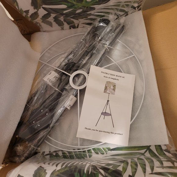 BNIB Tripod Lamp with Botanical Tropical Lamp Shade - Picture 2 of 6